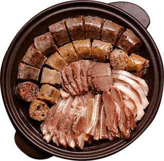 순대 반 수육 반